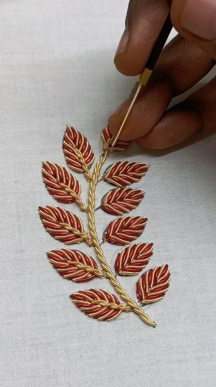 Flower Pattern Drawing, Gold Work Embroidery, Hand Work Design, Simple Hand Embroidery Patterns, Hand Beaded Embroidery, Simple Embroidery Designs, Sewing Crafts Tutorials, Aari Embroidery, Bead Embroidery Patterns