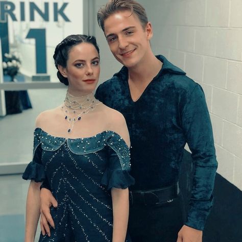 Spinning Out, Evan Roderick, Justin Davis, Elizabeth Stonem, Tessa Virtue Scott Moir, Gossip Girl Fashion Blair, Tessa And Scott, Skating Aesthetic, Chuck Blair