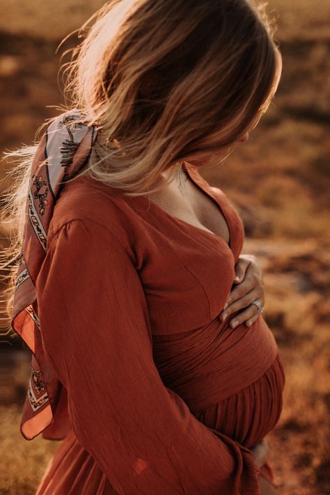 Pregnant Woman Poses, Dramatic Maternity Photography, Maternity Picture Ideas Single Mom, Maternity Pictures In October, Maternity Shoot Autumn, Maternity Photography Gown, Fall Photoshoot Maternity, Flannel Maternity Pictures, Maternity Photo Shoot Poses Mom