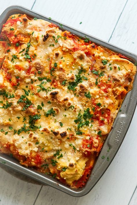 Vegan Baked Ziti Recipe, Nikki Vegan, Vegan Baked Ziti, Vegan Pasta Bake, Healthy Vegan Dinner Recipes, Vegan Pasta Dish, Healthy Vegan Dinner, Vegan Baked, Baked Pasta Recipes