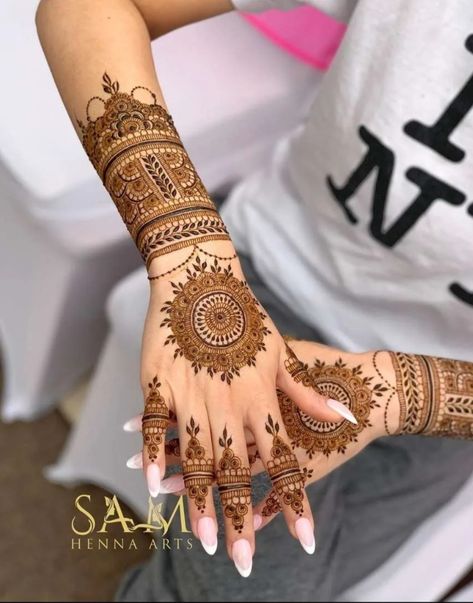 Eid Mehndi Designs Front Hand, Semi Bridal Mehendi Design, Henna Motive, Mehndi Designs For Eid, Mehandi Ka Design, Mendi Design, Eid Mehndi, Indian Mehndi, Palm Mehndi Design