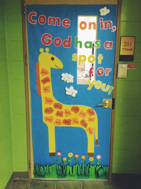 Something to put up in the August area to encourage attendance at the beginning of school year season Preschool Door Decorations, Back To School Door, Preschool Door, Christian Classroom, Spring Door Decoration, Sunday School Rooms, Sunday School Classroom, School Door Decorations, Preschool Bulletin