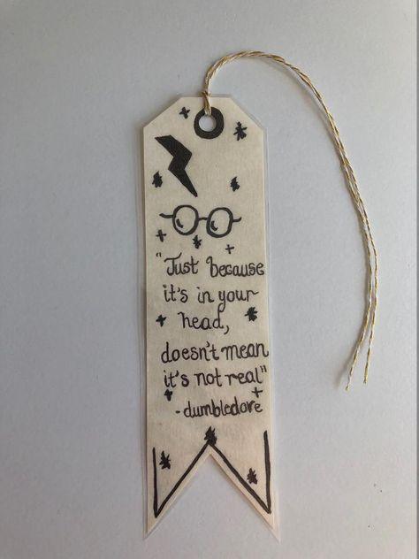 Harry Potter Birthday Gifts Diy, Diy Bookmarks With Quotes, Bookmarks Handmade Harry Potter, Quotes For Bookmark, Bookmark Quotes Inspiration, Harry Potter Book Marks, Diy Harry Potter Bookmarks, Harry Potter Diy Gifts, Bookmarks Harry Potter