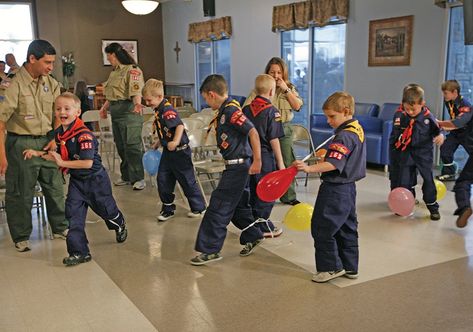 Cub Scout Games, Recruiting Ideas, Cub Scouts Wolf, Cub Scouts Bear, Tiger Scouts, Cub Scouts Tiger, Cub Scout Crafts, Scout Games, Bear Scouts