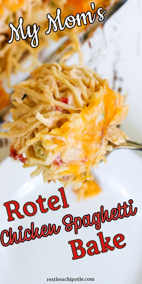 A spoonful of creamy chicken spaghetti with title text overlay. Southern Chicken Spaghetti Recipe, Chicken Spaghetti Recipe With Rotel, Southern Chicken Spaghetti, Chicken Spaghetti Bake, Easy Chicken Spaghetti Recipe, Rotel Chicken, Creamy Chicken Spaghetti, Rotel Chicken Spaghetti, Easy Chicken Spaghetti