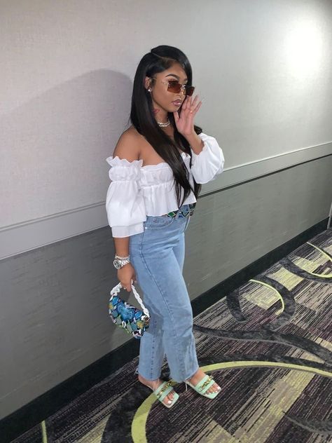 Girly Dressy Outfits, Dress With Heels Outfit Classy, Outfits To Wear To Friends Graduation, Professional Outfits Black Women Summer, Graduation Attendee Outfit Casual, Birthday Outfits With Jeans, Banquet Outfits For Women Formal, Fancy Jeans Outfit, Dressy Causal Outfits