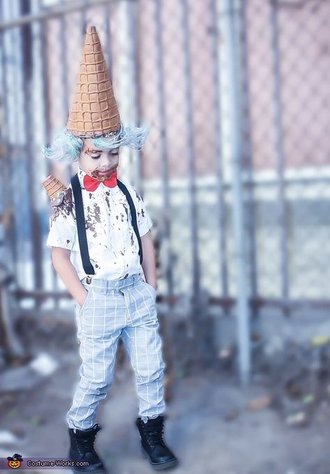 Ice Cream Man Costume, Ice Cream Cone Costume, Ice Cream Costume, 2015 Halloween Costumes, Halloween Ice Cream, Cardboard Costume, Cone Hat, Halloween Circus, Candy Costumes