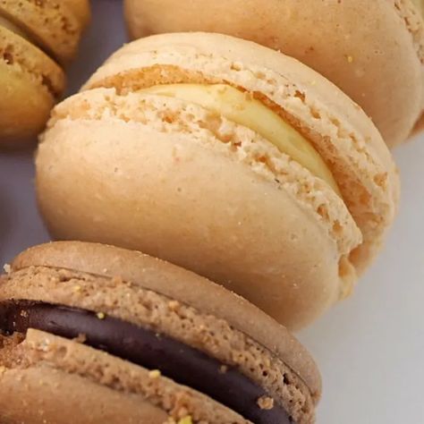 Macaroon Fillings, Macarons Filling, Macaron Fillings, Macaroon Filling, Macaroons Flavors, Fruity Party, French Macaroon Recipes, Oreo Truffles Recipe, Dessert Design