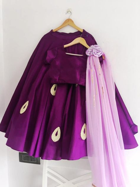 Traditional Dress For Baby Girl, Indian Dresses For Kids, Dress For Baby Girl, Kids Party Wear Dresses, Kids Blouse Designs, Kids Lehenga, Kids Frocks Design