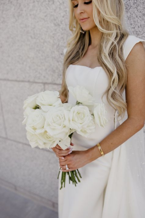 Long Stem White Rose Bouquet, Long Stem Rose Bouquet, Bride Bouquets White, Long Stem Rose, White Rose Bouquet, 2022 Wedding, Wedding Styling, Wedding 2024, Peach Roses