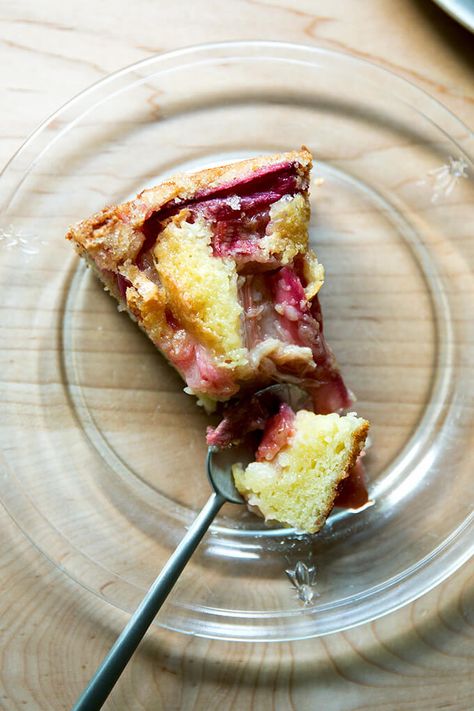 Rhubarb-custard cake: one of my all-time favorite spring desserts. The texture is ideal, and the rhubarb + lemon + rum (if you want!) + sour cream + butter + sugar is all just heavenly. #rhubarb #spring #cake #custard #mothersday Rhubarb Custard Cake, Rhubarb Dessert, Best Rhubarb Recipes, Rhubarb Custard, Rhubarb Desserts, Dessert Board, Dessert Cakes, Rhubarb Cake, Rhubarb And Custard