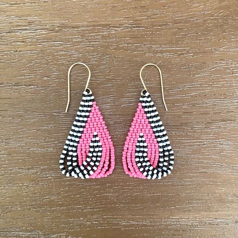 Brick Stitch Loop Earrings in Pink/black/white, Handwoven Loopy Beaded Earrings, Handmade Dynamic and Striking Woven Earrings - Etsy Seed Bead Earrings Tutorial, Brick Stitch Earrings Pattern, Brick Stitch Pattern Earring, Beaded Heart Earrings, Pink Beaded Earrings, Woven Earrings, Seed Bead Jewelry Patterns, Diy Seed Bead Earrings, Beaded Earrings Native