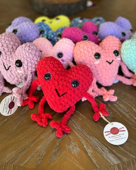 Crochet Valentines Plush, Crochet Ideas Valentines, Valentine’s Day Crochet Plushies, Valentine Gifts Crochet, Valentine Plushies, Easy Valentines Crochet, Crochet Valentines Day Gifts, Valentines Crochet Gifts, Valentines Day Crochet Gifts