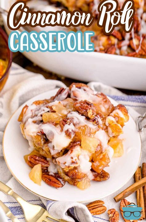 Cinnamon Roll Casserole Recipe, Easy Delicious Breakfast, Cinnamon Roll Apple Pie, Pillsbury Cinnamon Rolls, Cinnamon Roll Casserole, Cinnamon Breakfast, Apple Cinnamon Rolls, Apple Pie Filling, Country Cook