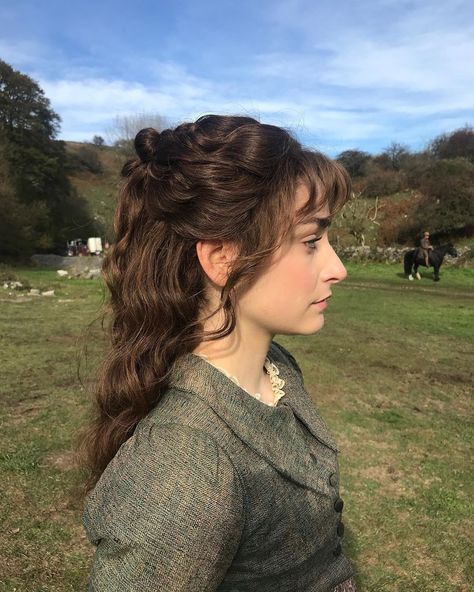 Vickie Ellis MUA & Hairstylist on Instagram: “POLDARK 5• It was an absolute pleasure to be @ellisehere wig & makeup artist for her character Morwenna Carne in the Series 5 of #Poldark…” 1800s French Hairstyles, Long Victorian Hairstyles, 1700s Womens Hairstyles, Victorian Aesthetic Hairstyles, 1600s Hairstyles Woman, Colonial Women Hairstyles, Regency Hairstyles Curly, Regency Inspired Hair, Romantic Era Hairstyles