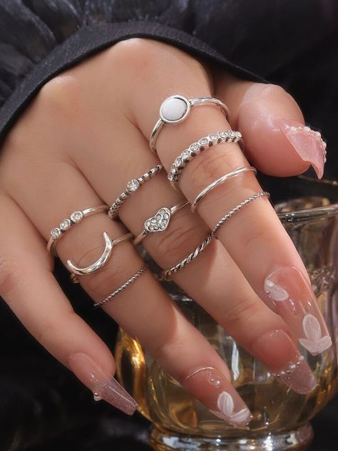 Cute Rings Silver Simple, Silver Rings Hand, Silver Jellewery, Birthday Accessories For Women, White Rings Aesthetic, Cute Rings Silver, Ring Inspo Jewelry Silver, Cute Silver Jewelry, Rings Women Silver