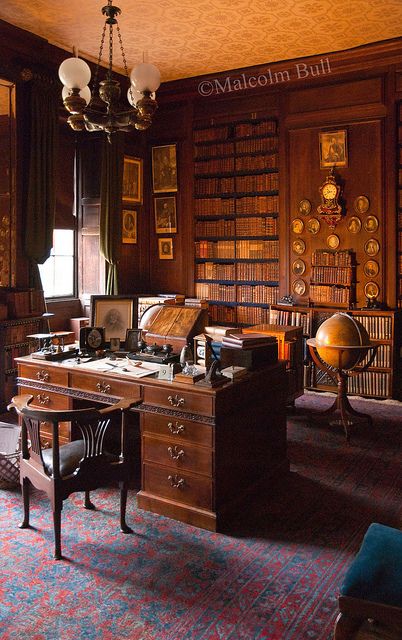 Erddig Hall (1335) by malcolm bull, via Flickr British Manor, Casa Fantasy, Casa Hobbit, Lots Of Books, London Houses, Library Room, Home Library Design, Weekend House, Manor Houses