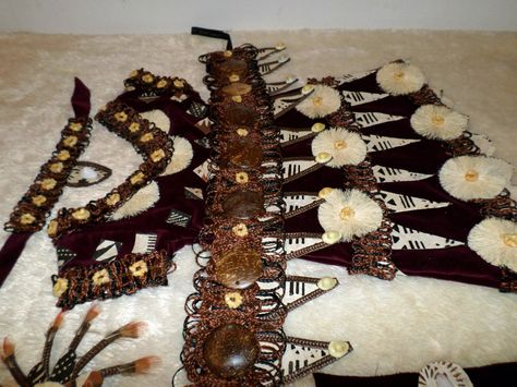 Tongan Kiekie, Teunga Tauolunga, Tongan Clothing, Lei Craft, Tongan Wedding, Bible Clothing, Tongan Culture, Tonga Island, Polynesian People