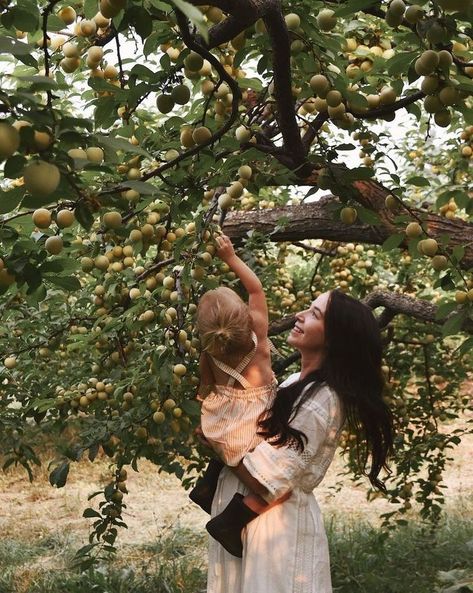 Fruit Stand, Future Mommy, Different Fruits, Future Mom, Cute Family, Family Goals, Foto Inspiration, Activities To Do