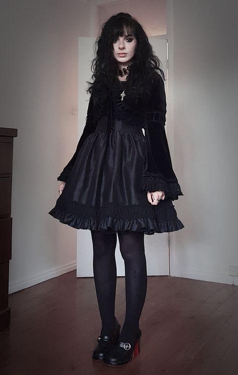 Goth Gifts, How To Impress, Goth Girl, Punk Outfits, Alt Fashion, Swaggy Outfits, Gothic Outfits, Goth Outfits, Alternative Outfits