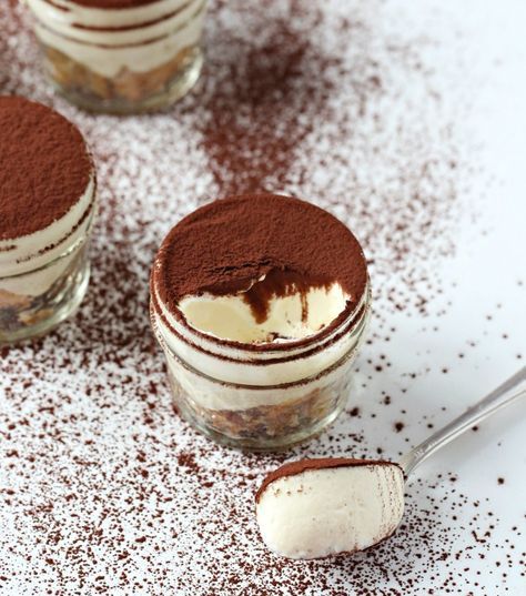 Heavenly Tiramisu makes approx 16 servings In 4oz Jelly jars -Ball jars Double coffee and use full box 100g lady fingers Desserts In A Jar, Jar Desserts, Mason Jar Desserts, Chocolate Bread Pudding, Cake In A Jar, Dessert In A Jar, Ball Jar, Wedding Cake Recipe, Tiramisu Cake