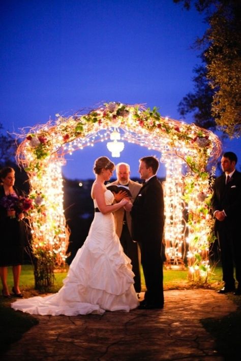 Night Wedding Ceremony, Outdoor Night Wedding, Romantic Night Wedding, Arbor Ideas, Lights For Wedding, Night Wedding, Marriage Ceremony, Outdoor Wedding Ceremony, Wedding Night