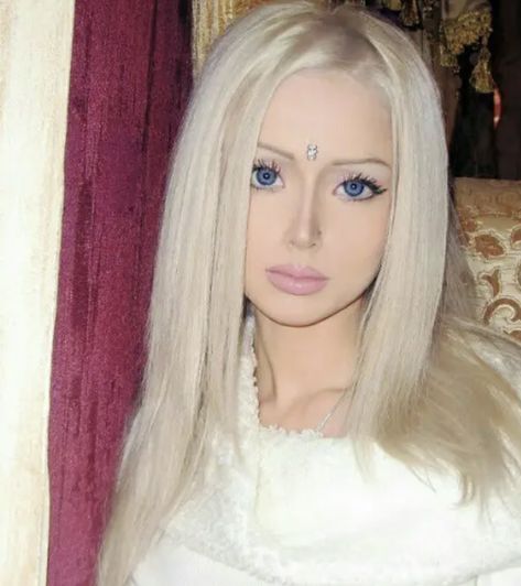 Human Barbie Valeria, Valeria Valeryevna Lukyanova, Valeria Lukyanova Makeup, Valeria Lukyanova, House Bunny, Anime Rapper, Real Barbie, Human Doll, Unique Makeup