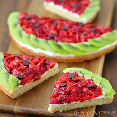 fruit-pizza-recipe Healthy Summer Snacks, Afternoon Slump, Fest Mad, Strawberry Kiwi, Fruit Pizza, Afternoon Snack, Summer Snacks, Kiwi Fruit, Fruit Desserts