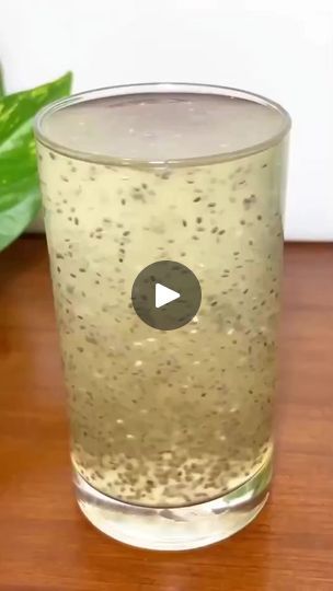 Chia Seeds In Water, Chai Seed, Morning Water, Loose Belly, Chia Seed Recipes, Health And Fitness Magazine, New Lifestyle, Bay Leaf, Fat Burner Drinks