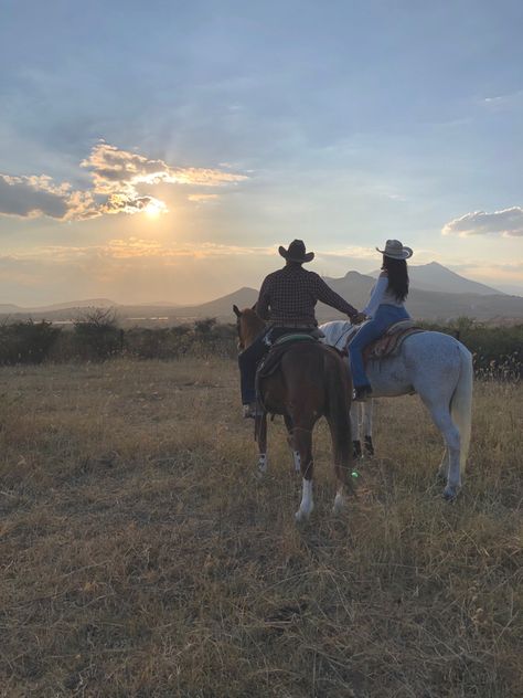 Best Photo Ideas, Horse Couple, Couple Photo Ideas, Luke Brooks, Elsie Silver, Country Relationships, Cute Country Couples, Foto Cowgirl, Done And Dusted