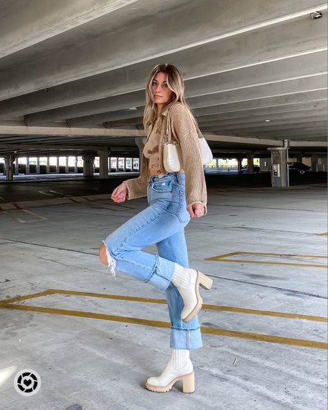 White Boot Outfit Fall, Cream Boots Outfit, White Booties Outfit, Boho Winter Outfits, White Boots Outfit, Fall Boots Outfit, Winter Boots Outfits, Casual Street Wear, Booties Outfit