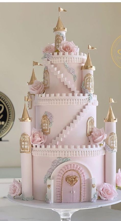 Brithday Themes For Girl, Royal Princess Birthday Cake, Disney Castle Birthday Cake, Castle Cakes For Girls Birthday, Princess Cakes Ideas Girl Birthday, Castle Cake Design, Castle Birthday Theme, Pink Princess Birthday Cake, Three Birthday Cake