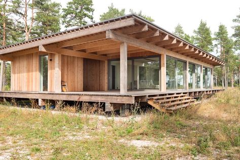 Minimal Home Architecture, Japanese Tiny House, Wooden Summer House, Summer House Design, Wooden Cabin, Timber Construction, Passive House, Timber House, Wood House