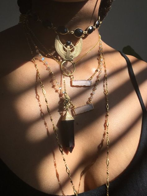 necklaces Classy Spiritual Aesthetic, Gold Hippie Jewelry, Dope Jewelry, Neck Jewellery, Jewelry Lookbook, Hippie Jewelry, Mode Inspo, Girly Jewelry, Dream Jewelry