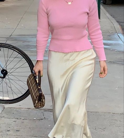 Light Pink Outfit Aesthetic, White Skirt Ideas, Pink And White Fashion, Light Pink Outfit, February Baby, Pink Fits, Cold Weather Outfits, Outfit Aesthetic, Spring Trends