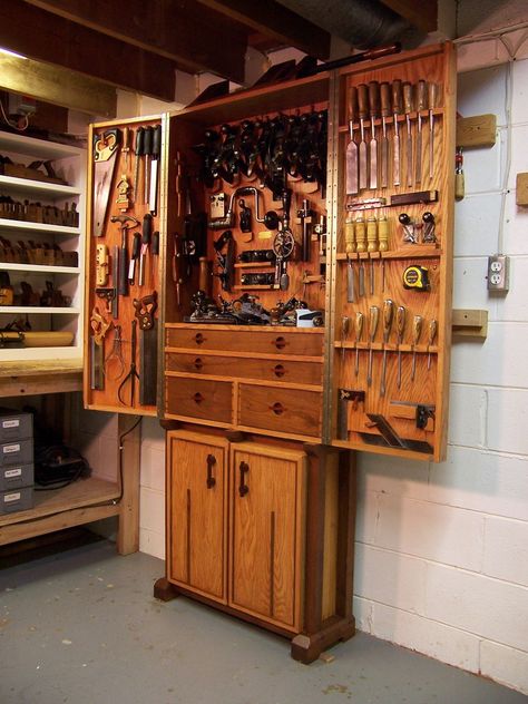 Red Oak and Walnut Tool Cabinet - FineWoodworking Garage Kasten, Woodworking Tool Cabinet, Woodworking Tools Storage, Antique Woodworking Tools, Woodworking Tools Workshop, Essential Woodworking Tools, Woodworking Cabinets, Woodworking Bed, Best Woodworking Tools