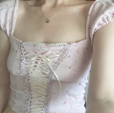 Chloe.elzabeth_ on ig #lilyrosedepp #coquette #coquettestyle #fits #corset #softaesthetic #softgirl #lanadelrey #coconutgirl #y2kfashion Guys Y2k, Fairy Corset, Dior Aesthetic, Coquette Girl, Lacy Tops, Corset Style Tops, Doll Parts, What To Make, Corset Style