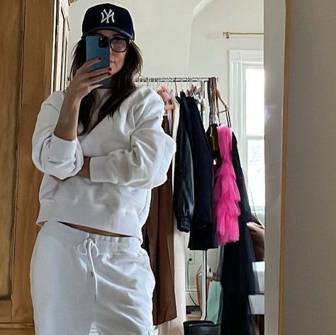 LARISSA M on Instagram: "really not supposed to wear this hat but it’s so cute!! 🫣" Larissa Mills Outfits, Larissa Mills, Fashion Chic, Fit Inspo, Fitness Inspo, Chic Style, So Cute, Lookbook, My Style