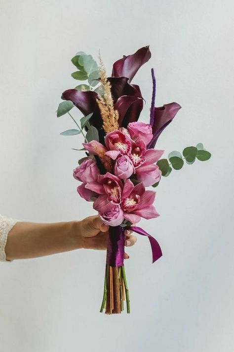 Bridal Bouquets 2024: A Blend of Tradition and Trend Cymbidium Orchids Bouquet, Bride Bouquets Elegant, Boho Arrangements, Purple Orchid Bouquet, Small Bridal Bouquet, Real Wedding Flowers, Orchid Bouquet Wedding, Small Bridal Bouquets, Wedding Flower Trends