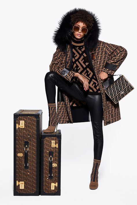 Introducing Fendi Reloaded, the Capsule Collection That Takes the Iconic Logo Print to Its Logical Extreme Fendi Outfits, Winter Mode Outfits, Fendi Fashion, Fendi Logo, Winter Stil, Black Women Fashion, Glam Rock, Fall Fashion Trends, High End Fashion