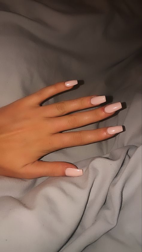 Solid Colored Acrylic Nails, Basic Coffin Nail Ideas, Nail Plain Colors, One Colour Nails Simple, Nails Inspiration One Color, Plain Coffin Acrylic Nails, Basic Nail Ideas Simple, Nail Ideas Plain Colors, Nails Acrylic Plain Colors