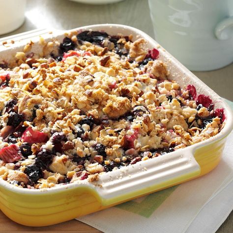 Rhubarb-Blueberry Crumble Dump Desserts, Blueberry Crumble Recipes, Blueberry Rhubarb, 8x8 Pan, Rhubarb Crisp, Bisquick Recipes, Blueberry Desserts, Blueberry Crumble, Crumble Recipe