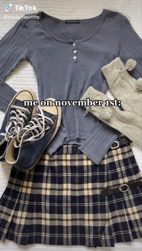 Cosy Style, Rory Gilmore Jumper Outfit, Autumn Outfits Rory Gilmore, Clothes Rory Gilmore, How To Style Rory Gilmore Sweater, Cute Fall Outfits Rory Gilmore, Sixth Form Outfits, Downtown Outfits, Outfit Inspo Fall