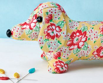 Dave Dachshund Templates Magazine Origami, Doorstop Pattern Free, Doorstop Pattern, Sewing Animals, Dog Sewing Patterns, Dachshund Pattern, Sewing Templates, Animal Sewing Patterns, Sewing Stuffed Animals