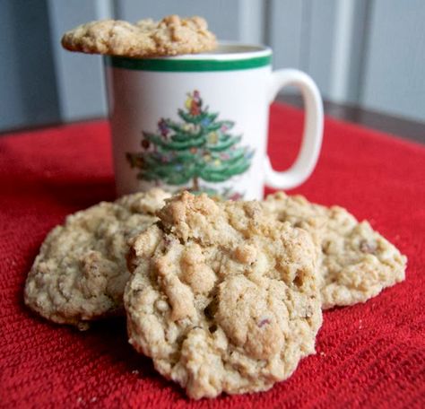 Pecan Oatmeal White Chocolate Chip Cookies - 365 Days of Baking Oatmeal White Chocolate Chip Cookies, Pecan Oatmeal, White Chocolate Chip, White Chocolate Cookies, White Chocolate Chip Cookies, Eat Cookies, Cookie Brownie Bars, Pecan Cookies, Easy Cookie Recipes