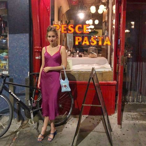 15 Fabulously Stylish French Women To Follow for Inspiration on Instagram - Hello Bombshell! | Pink silk satin negligee dress | Perfect first date or night out outfit | Parisian chic Negligee Dress, Parisian Summer, Chic French Style, Girls Night Out Outfits, Parisian Chic Style, Minimalist Capsule Wardrobe, French Women, Night Out Outfit, Influencers Fashion