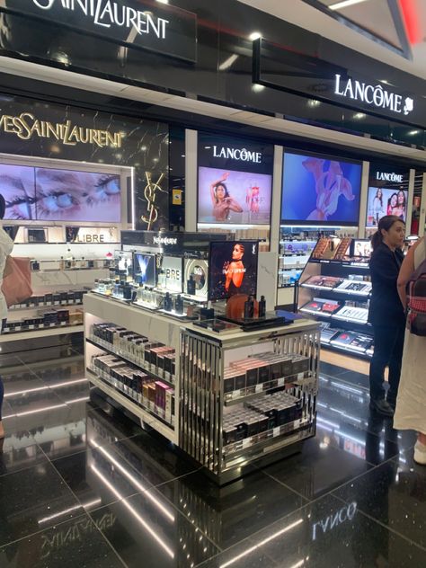 Airport Shopping Aesthetic, Duty Free Aesthetic, Duty Free Airport, Trips Aesthetic, Airport Shopping, Duty Free Shop, Spain Aesthetic, Airport Aesthetic, Usa Trip