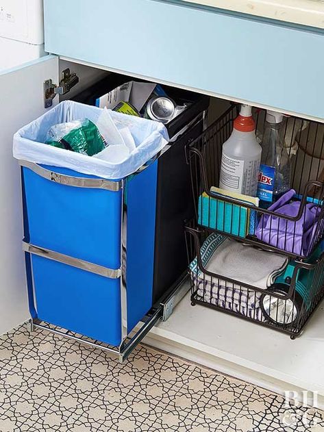 Itty Bitty Kitchen Storage under sink Apartment Kitchen Organization, Organiser Cucina, Kitchen Sink Organization, 2024 Kitchen, Diy Kitchen Storage, Sink Storage, Sink Organizer, Practical Storage, Apartment Kitchen