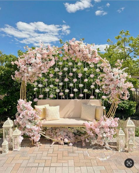 Ceremony backdrop outdoor