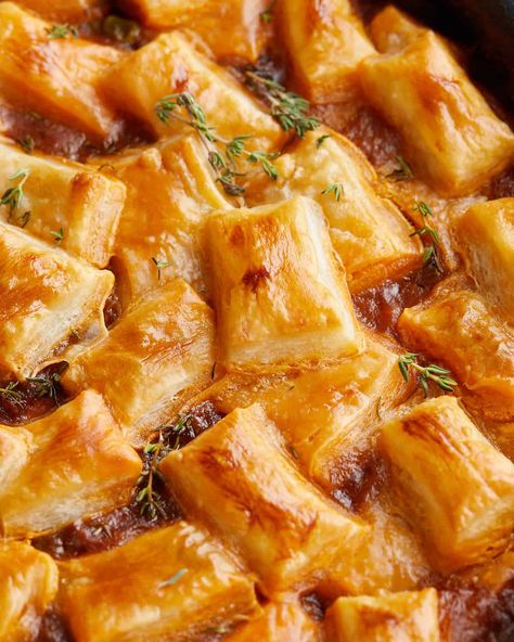 Beef Pot Pie with Puff Pastry - Bites with Bri Ground Beef With Puff Pastry Recipes, Meat Pie With Puff Pastry, Beef Pot Pie With Puff Pastry, Beef Puff Pastry Recipes, Turkey Pot Pie Puff Pastry, Puff Pastry Dinner Recipes, Mini Turkey Pot Pies, Puff Pastry Dinner, Puffy Pastry